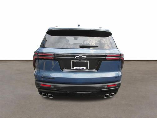 Lakeshore Blue Metallic 2024 Chevrolet Traverse LT