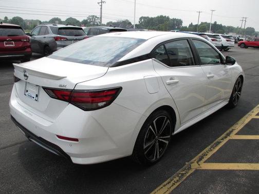 2022 Nissan Sentra SR