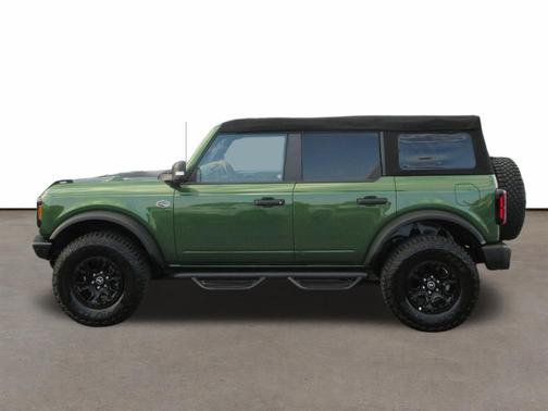 Eruption Green Metallic 2022 Ford Bronco Wildtrak