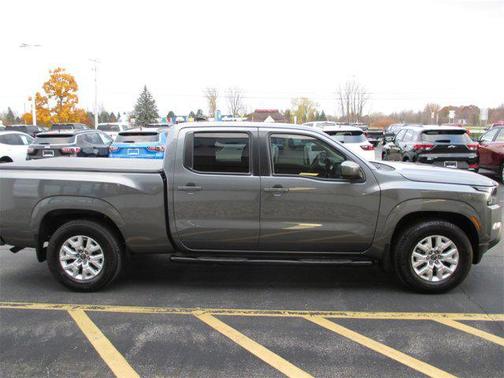 2022 Nissan Frontier SV