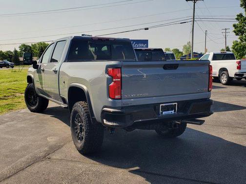 2025 Chevrolet Silverado 2500 4WD Crew Cab Standard Bed ZR2