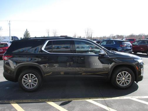 2022 Chevrolet Traverse LT Cloth