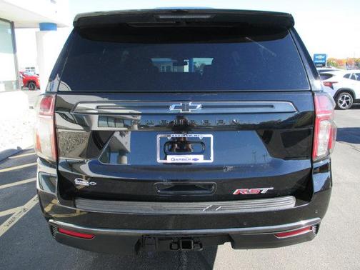 2022 Chevrolet Suburban RST