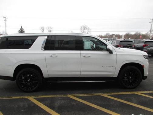 2022 Chevrolet Suburban LT