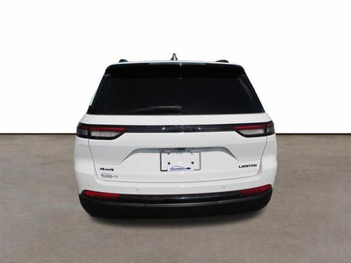 Bright White Clearcoat 2024 Jeep Grand Cherokee Limited
