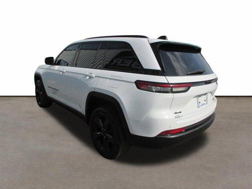 Bright White Clearcoat 2024 Jeep Grand Cherokee Limited
