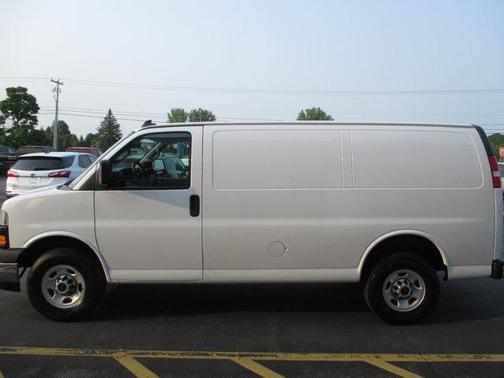 2023 GMC Savana 2500 Work Van