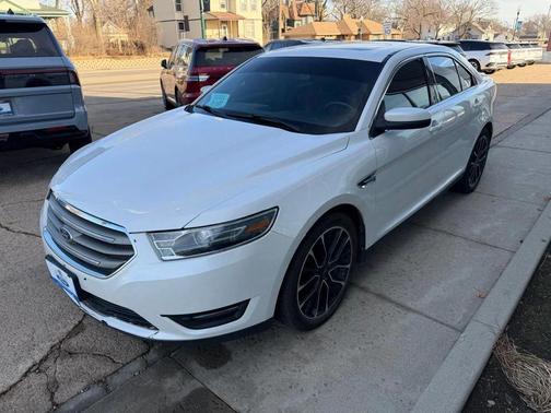 2017 Ford Taurus SEL