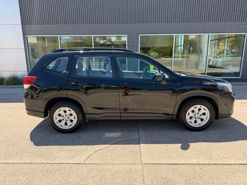 Crystal Black Silica 2020 Subaru Forester Base