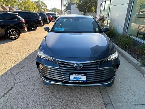 2021 Toyota Avalon Hybrid XLE