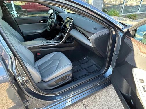 2021 Toyota Avalon Hybrid XLE