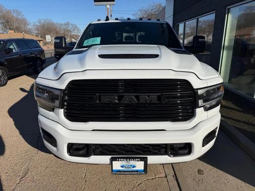 2024 RAM 2500 Laramie Crew Cab 4x4 6'4' Box