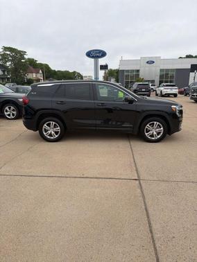 Ebony Twilight Metallic 2024 GMC Terrain SLE