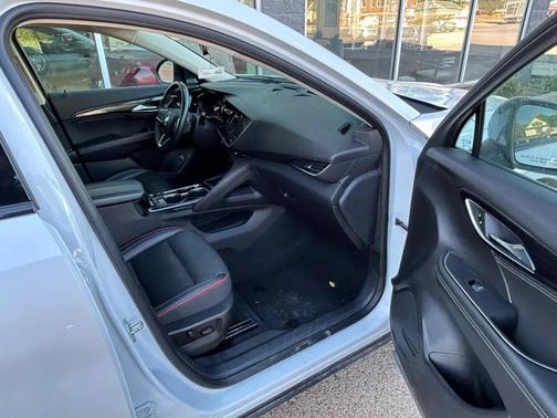 2023 Buick Envision Essence FWD