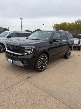 AGATE BLACK METALLIC 2026 Ford Expedition Platinum
