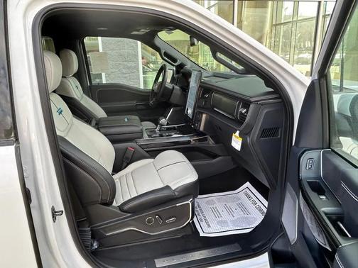 2023 Ford F-150 Lightning Platinum