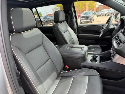 Sterling Metallic 2024 GMC Yukon XL SLT
