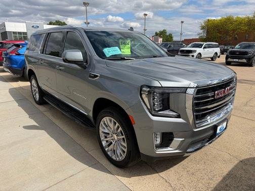 Sterling Metallic 2024 GMC Yukon XL SLT
