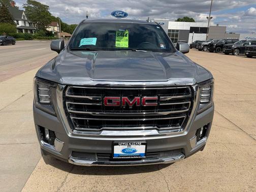 Sterling Metallic 2024 GMC Yukon XL SLT