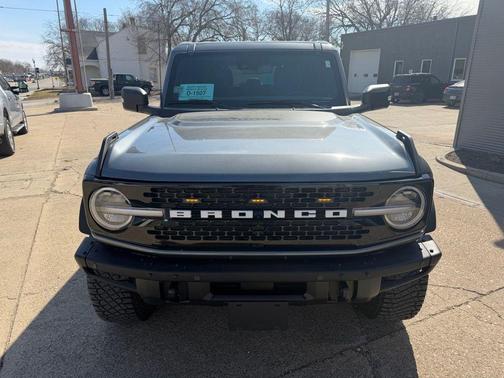 CARBONIZED GRAY METALLIC 2024 Ford Bronco Wildtrak