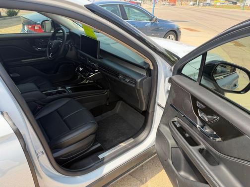 CRYSTAL WHITE MET CC 2025 Lincoln Corsair Premiere
