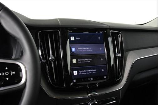 2025 Volvo XC60 Plug-In Hybrid T8 Plus
