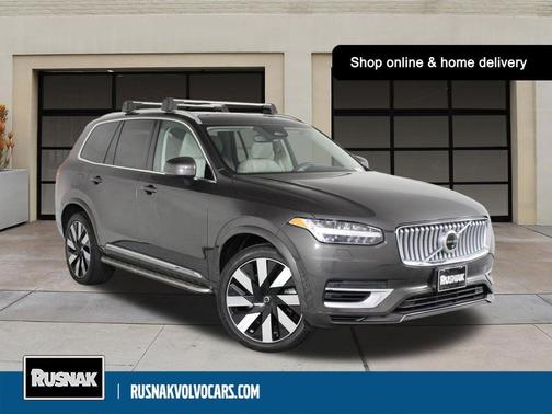 Platinum Gray Metallic 2023 Volvo XC90 Recharge Plug-In Hybrid T8 Ultimate 6-Seater