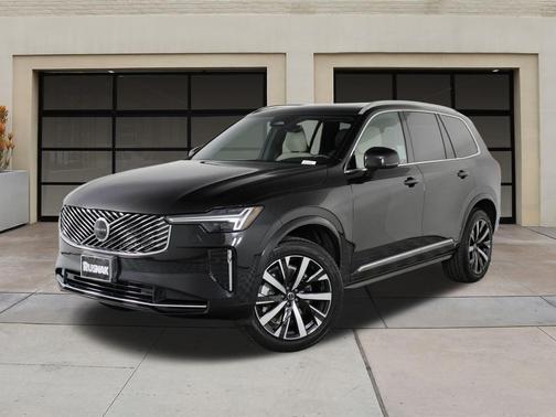 2025 Volvo XC90 B5 Core