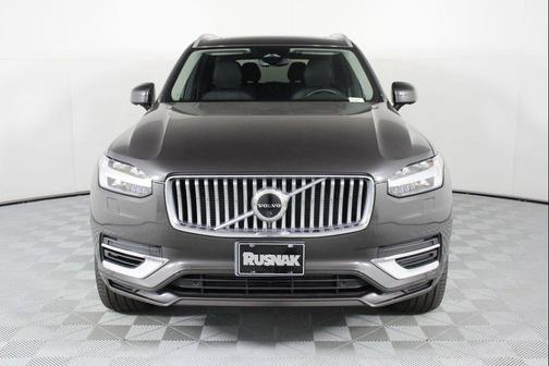Platinum Grey Metallic 2023 Volvo XC90 Recharge Plug-In Hybrid T8 Plus 6-Seater
