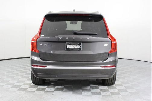 Platinum Grey Metallic 2023 Volvo XC90 Recharge Plug-In Hybrid T8 Plus 6-Seater