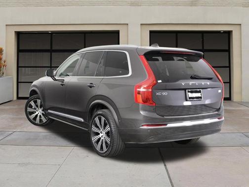 Platinum Grey Metallic 2023 Volvo XC90 Recharge Plug-In Hybrid T8 Plus 6-Seater