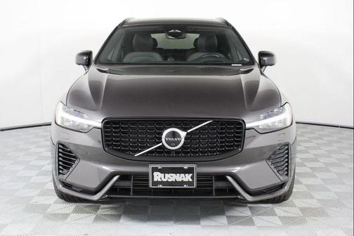 2022 Volvo XC60 Recharge Plug-In Hybrid T8 R-Design