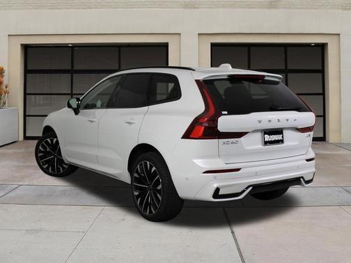 Crystal White Metallic 2026 Volvo XC60 B5 Ultra