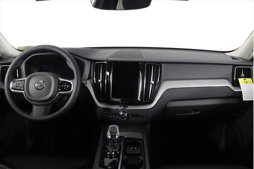 2025 Volvo XC60 Plug-In Hybrid T8 Ultra