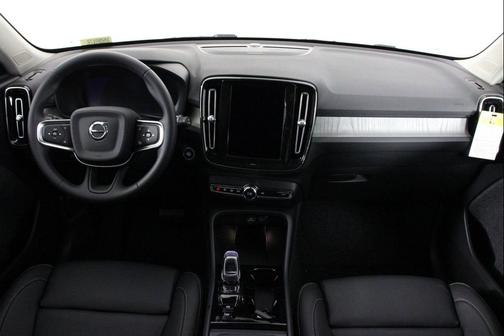 2026 Volvo XC40 B5 Ultra