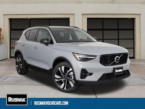 2026 Volvo XC40 B5 Ultra