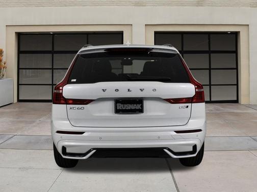 2025 Volvo XC60 B5 Core