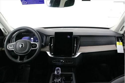 2025 Volvo XC90 Plug-In Hybrid T8 Plus 7-Seater