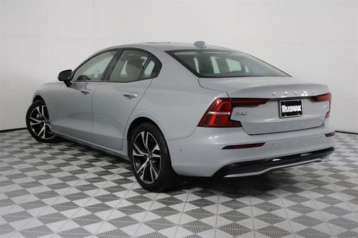 2025 Volvo S60 B5 Plus