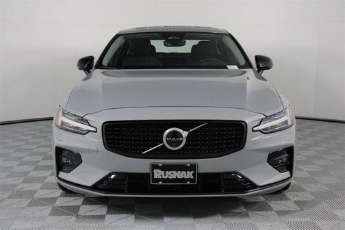 2025 Volvo S60 B5 Plus