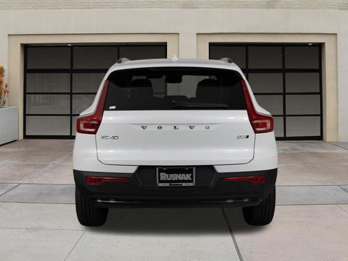 Crystal White 2026 Volvo XC40 Plus, B5 AWD Gas (mild hybrid), Dark