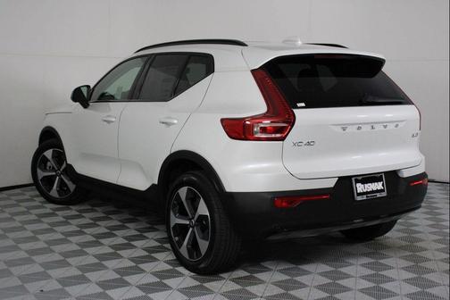 Crystal White 2026 Volvo XC40 Plus, B5 AWD Gas (mild hybrid), Dark
