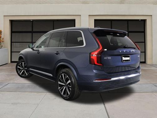 2025 Volvo XC90 B6 Core