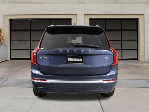2025 Volvo XC90 B6 Core