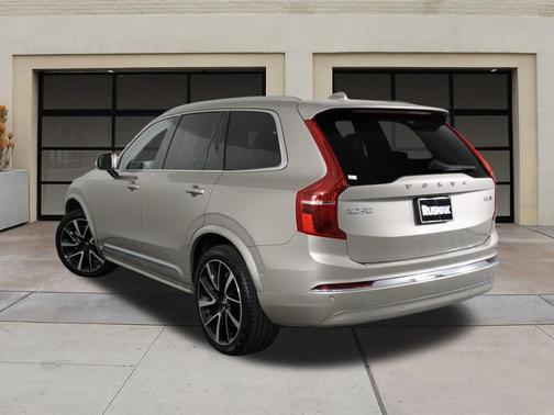2025 Volvo XC90 B6 Plus 7-Seater