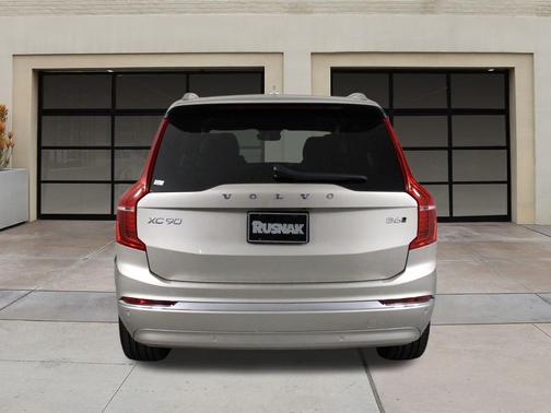 2025 Volvo XC90 B6 Plus 7-Seater