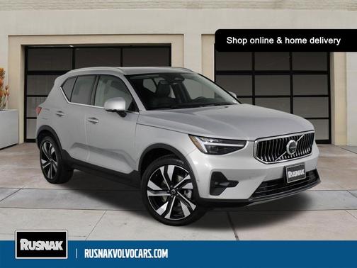 Silver Dawn Metallic 2023 Volvo XC40 B5 Ultimate Bright Theme