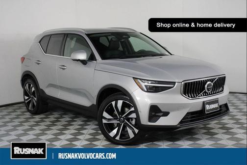 Silver Dawn Metallic 2023 Volvo XC40 B5 Ultimate Bright Theme