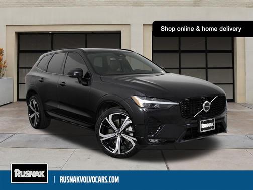 2023 Volvo XC60 B5 Ultimate Dark Theme