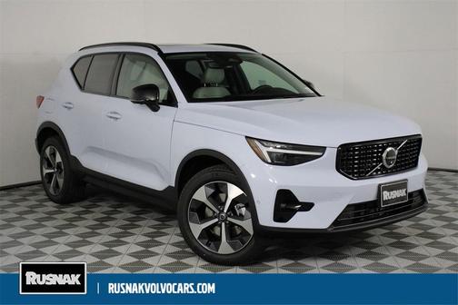 2026 Volvo XC40 Plus, B5 AWD Gas (mild hybrid), Dark